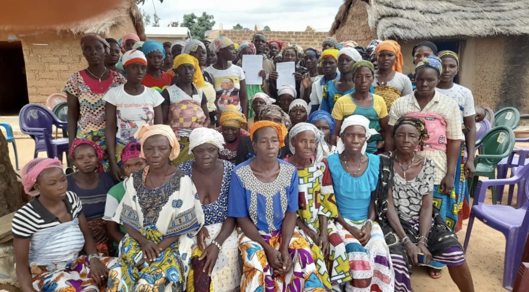 Productrices de karité réunies au village